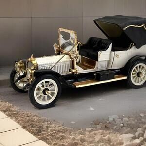 Franklin Mint 1912 Diecast Model Packard Victoria  1:24 Scale YOP-1991